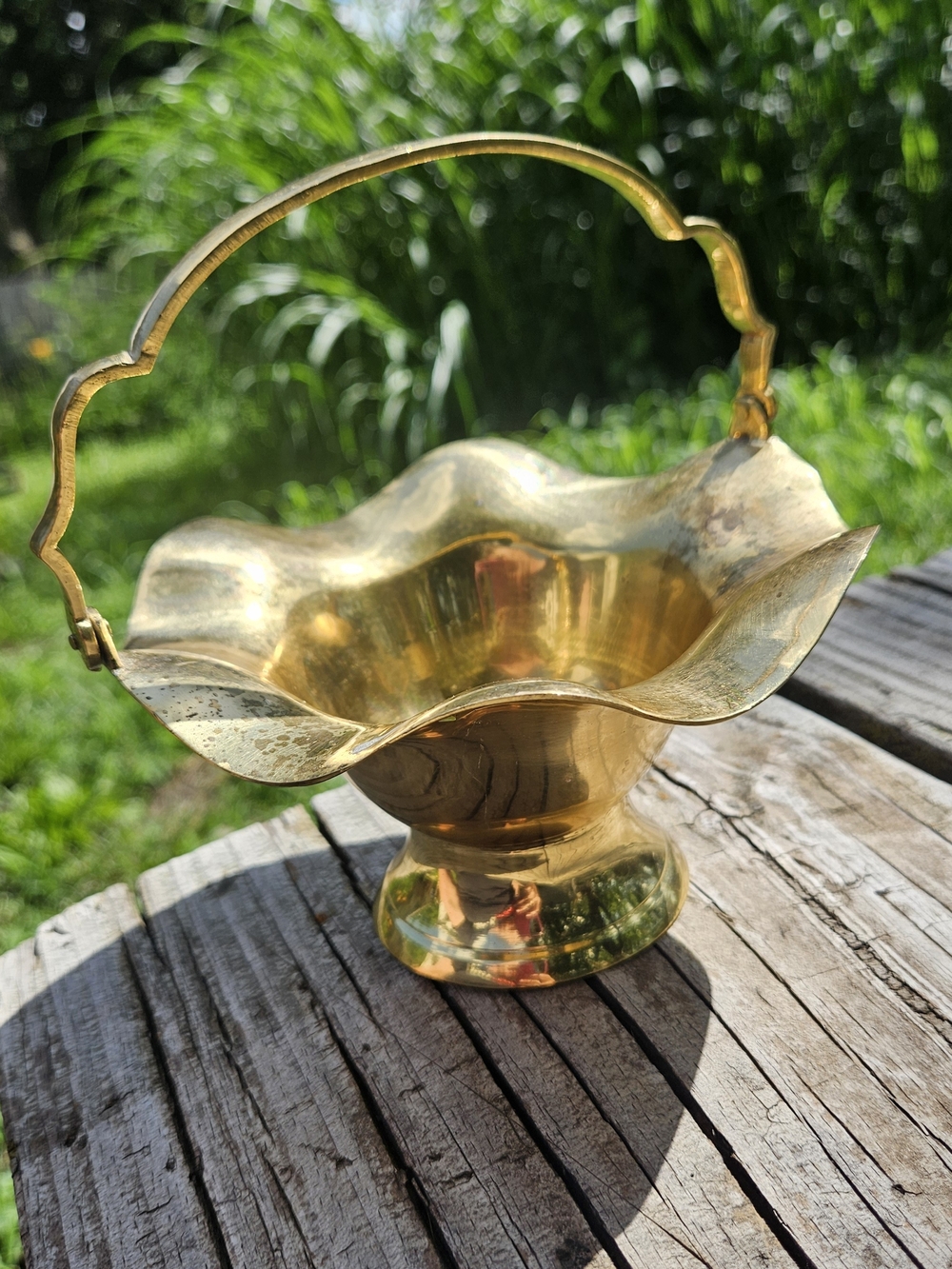 Brass Scalloped Pedestal Basket with Handle